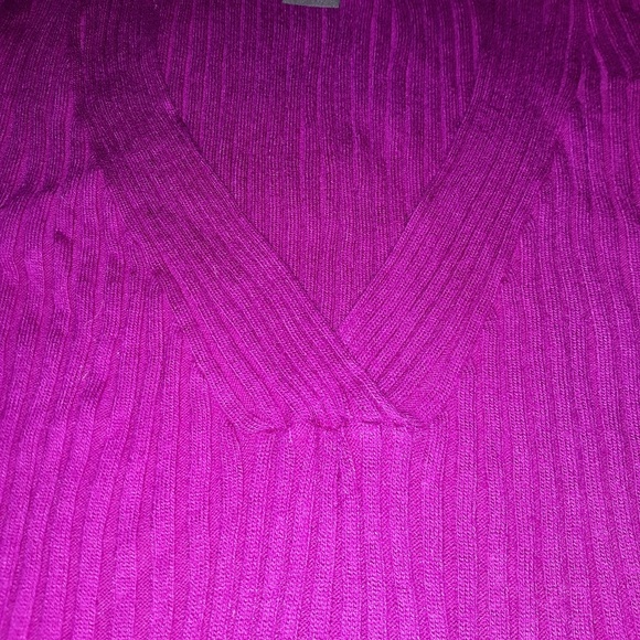 Dots Pink Fuscia V Neck  Medium Sweater - Picture 3 of 5